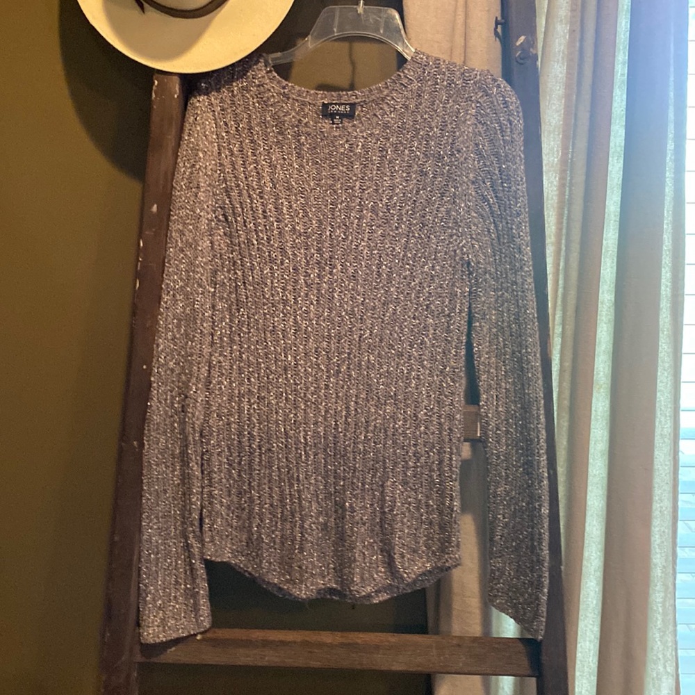 Jones New York silver/gray sweater. Size Med